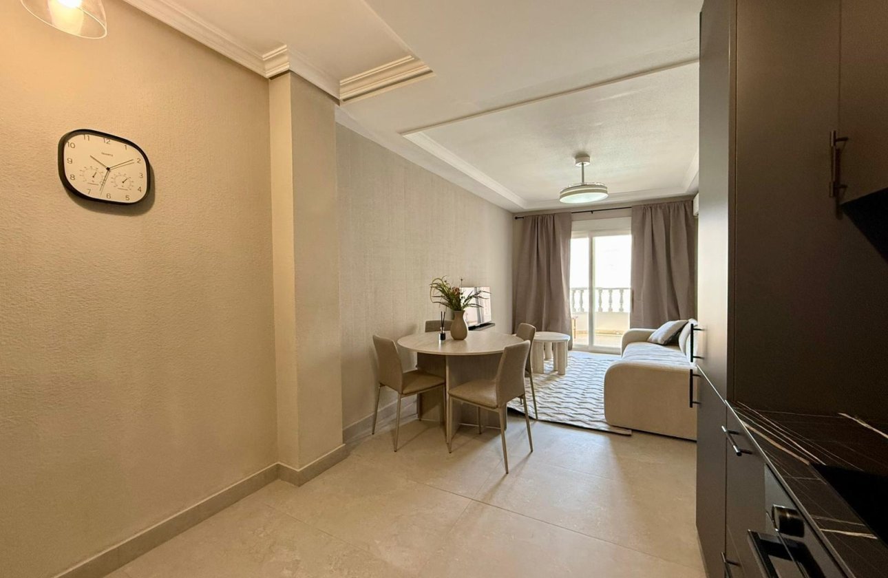 Revente - Appartement -
Torrevieja - Playa del Cura