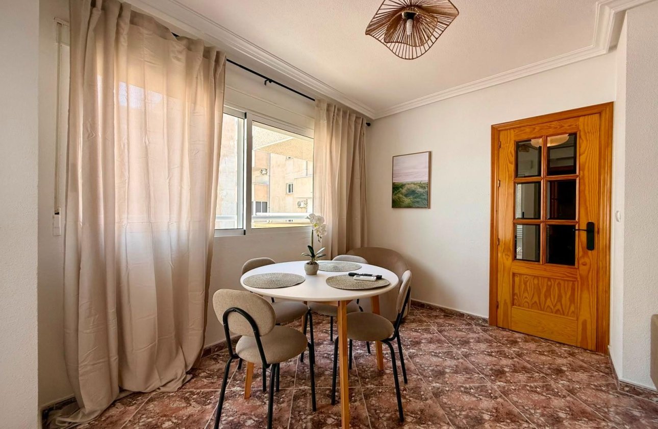 Revente - Appartement -
Torrevieja - Playa del Cura