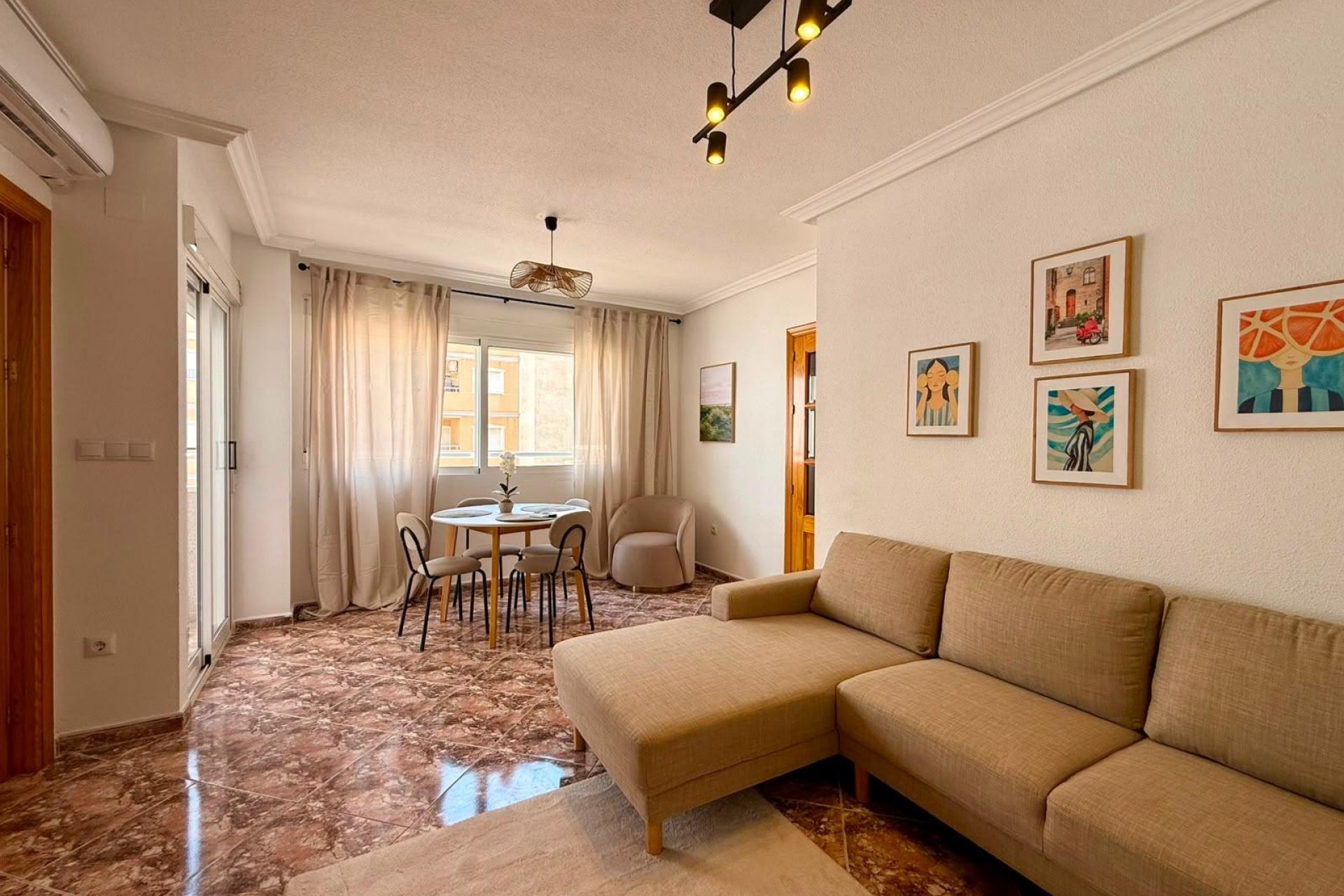 Revente - Appartement -
Torrevieja - Playa del Cura