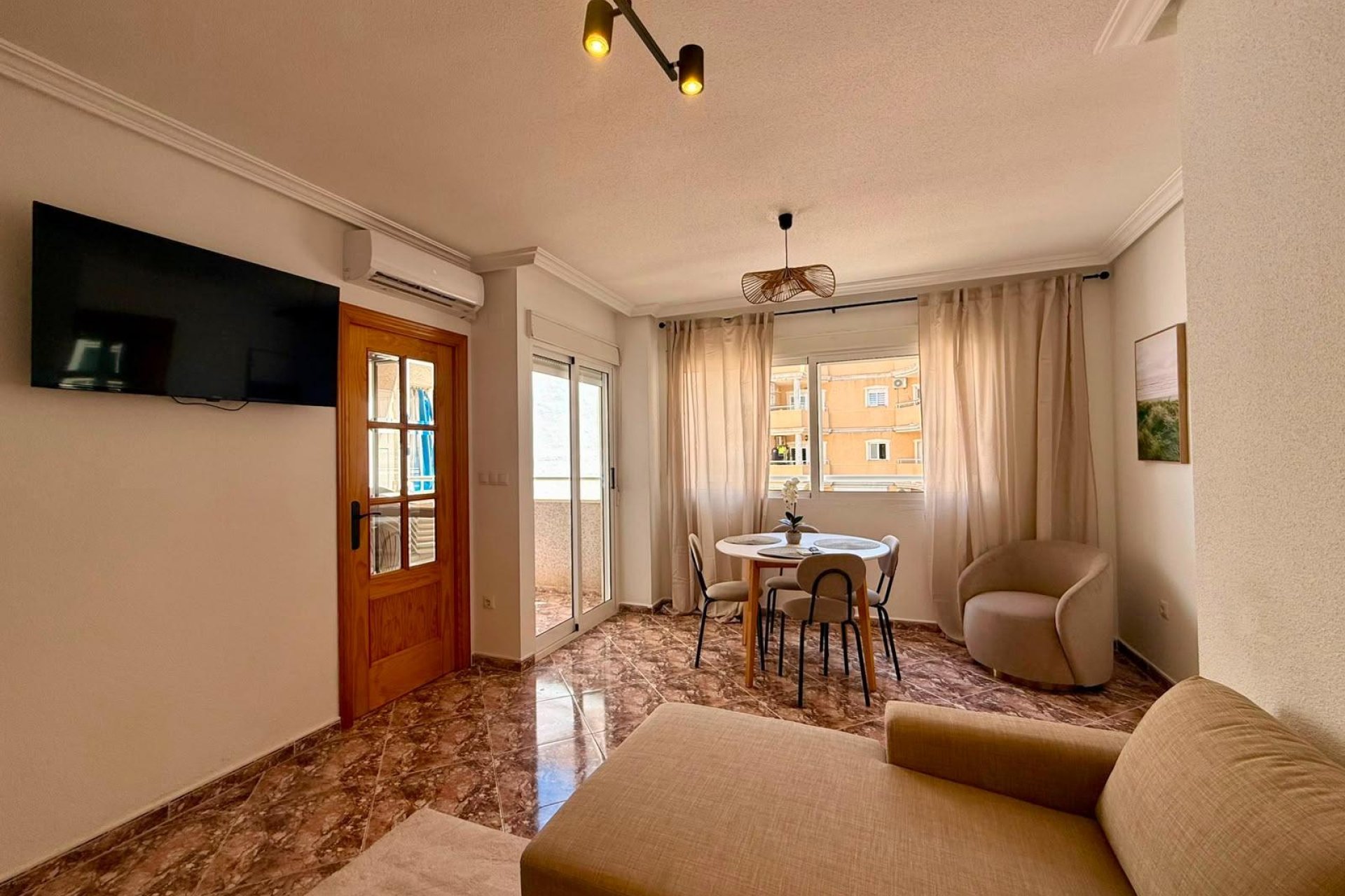 Revente - Appartement -
Torrevieja - Playa del Cura