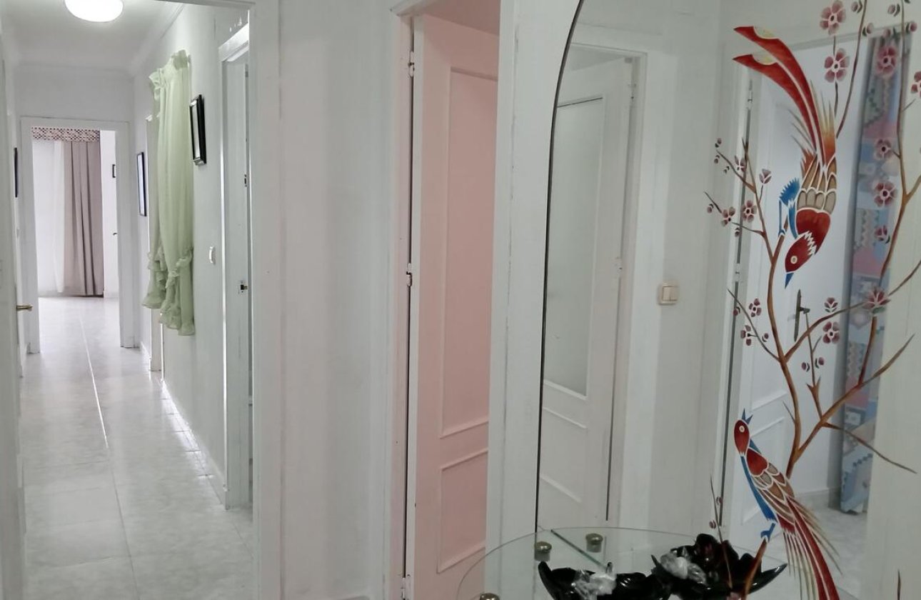 Revente - Appartement -
Torrevieja - PLAYA LOS LOCOS