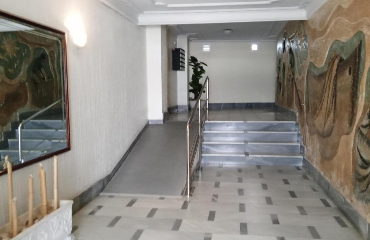 Revente - Appartement -
Torrevieja - PLAYA LOS LOCOS