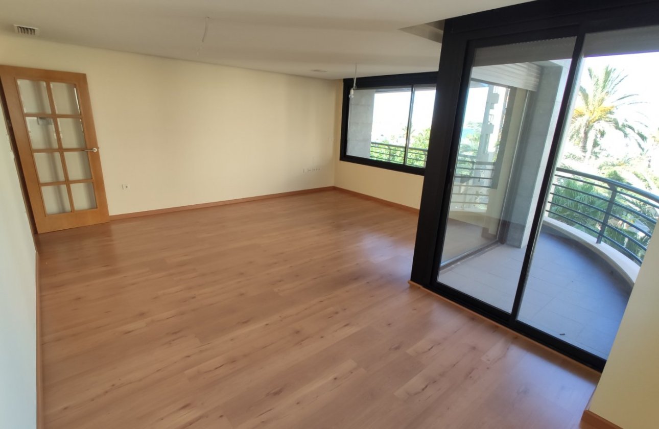 Revente - Appartement -
Torrevieja - Puerto