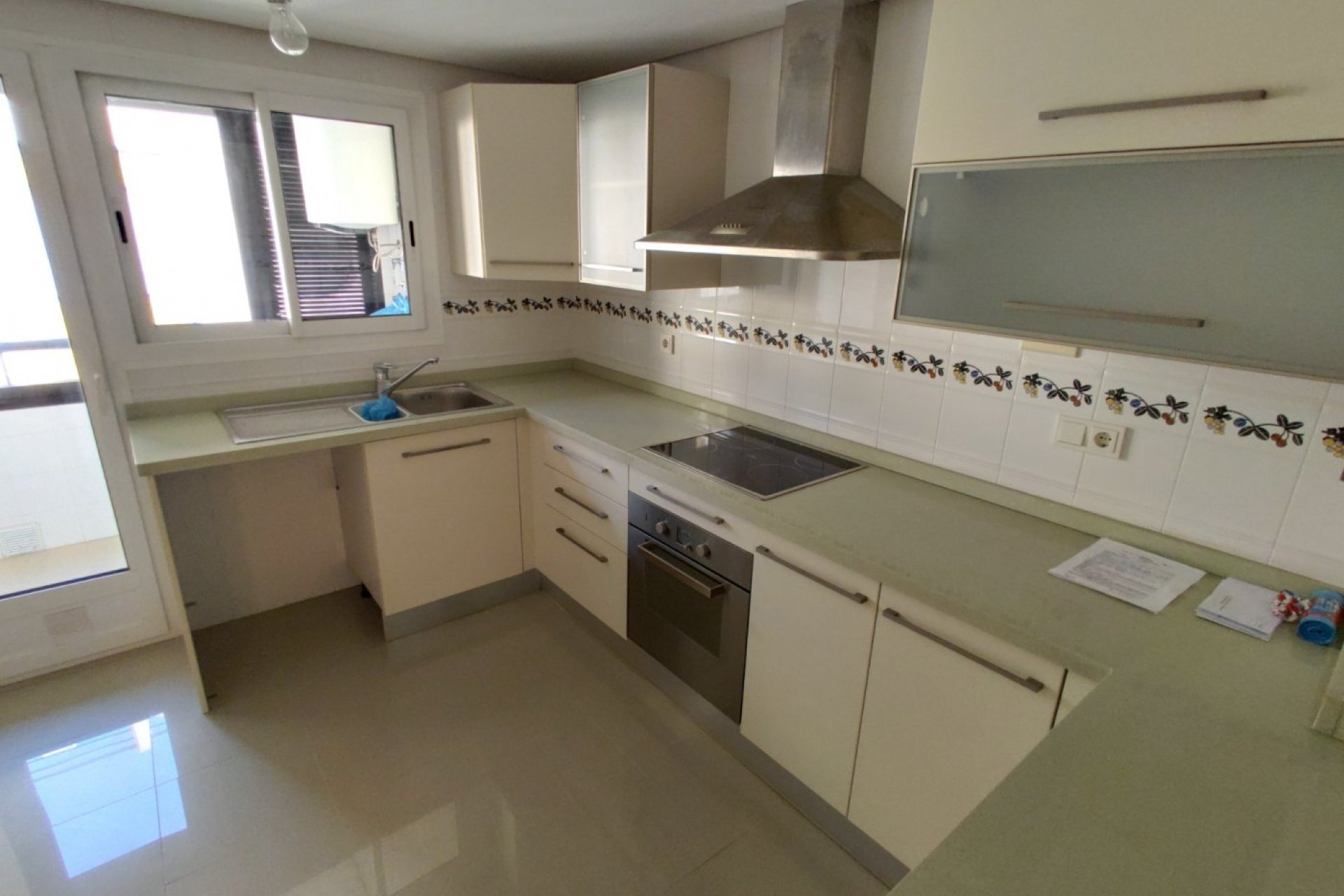 Revente - Appartement -
Torrevieja - Puerto