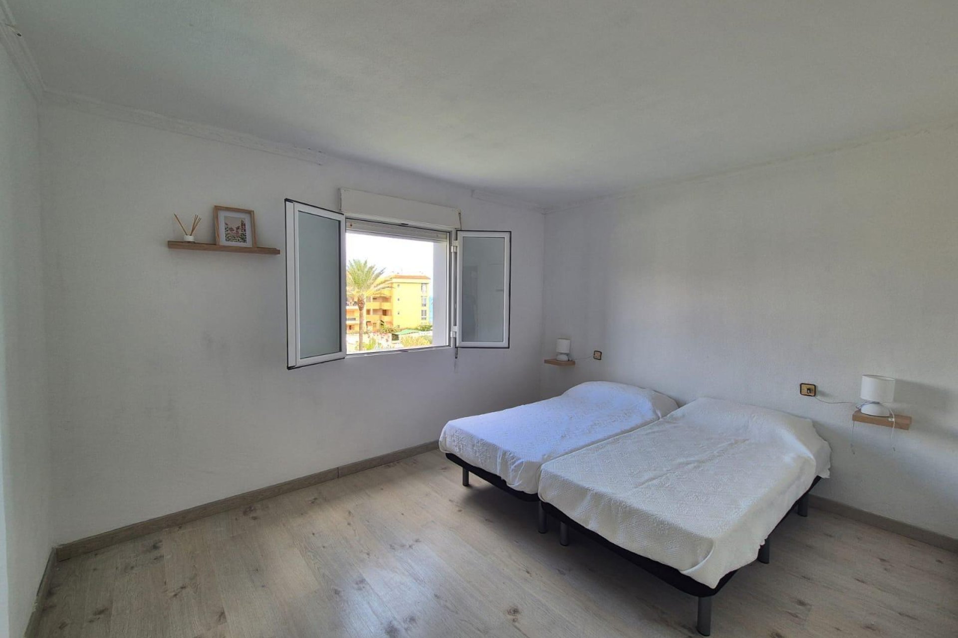 Revente - Appartement -
Torrevieja - Punta Prima