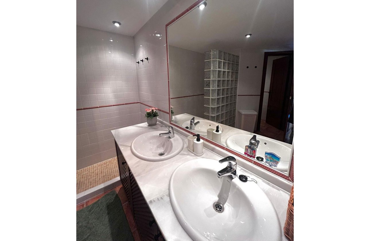 Revente - Appartement -
Torrevieja - Punta Prima