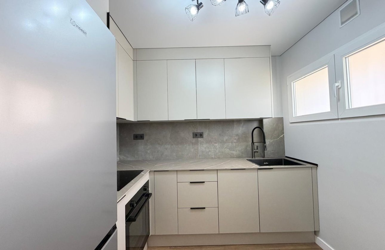 Revente - Appartement -
Torrevieja - Punta Prima
