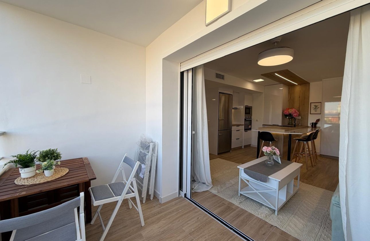 Revente - Appartement -
Torrevieja - Punta Prima