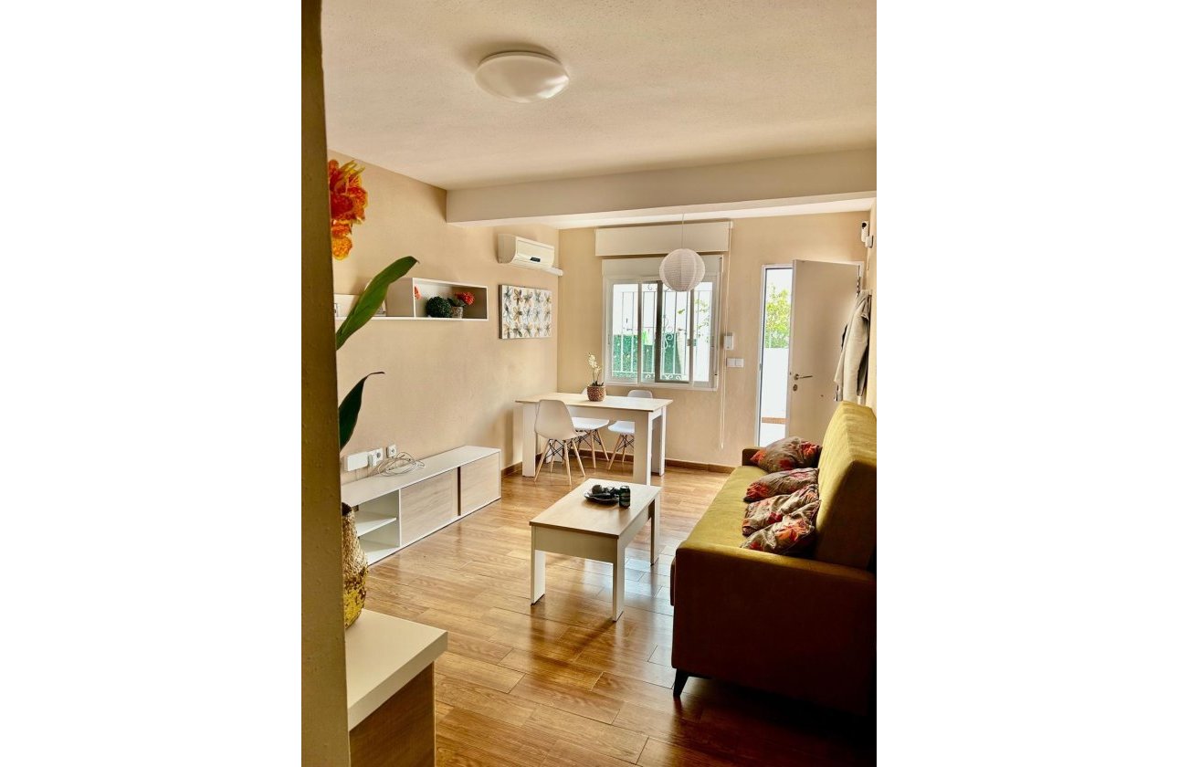 Revente - Appartement -
Torrevieja - Sector 25