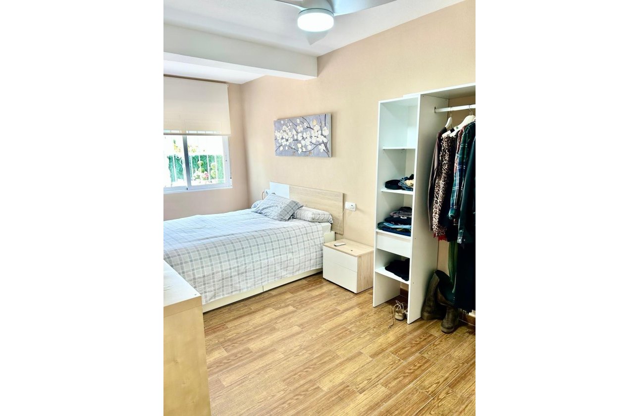 Revente - Appartement -
Torrevieja - Sector 25