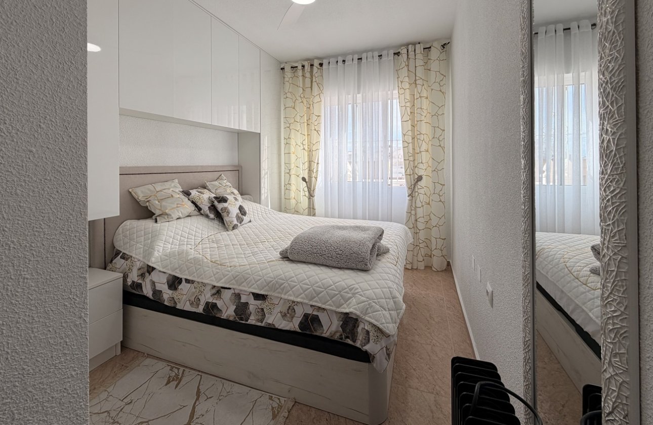 Revente - Appartement -
Torrevieja - Urb. Calas Blancas III