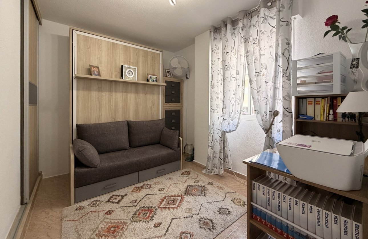 Revente - Appartement -
Torrevieja - Urb. Calas Blancas III