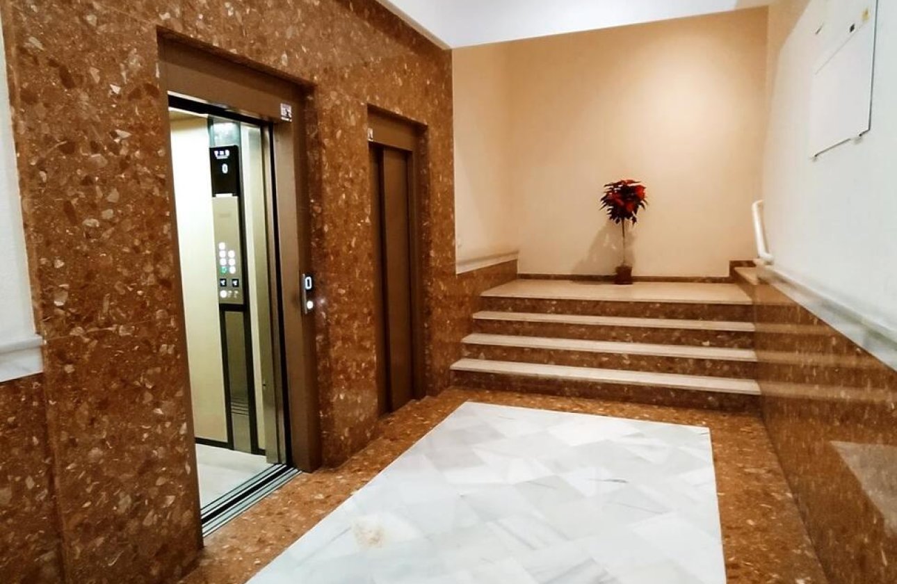 Revente - Appartement -
Torrevieja