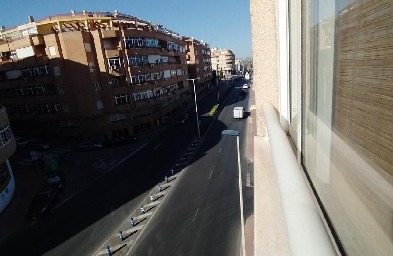 Revente - Appartement -
Torrevieja