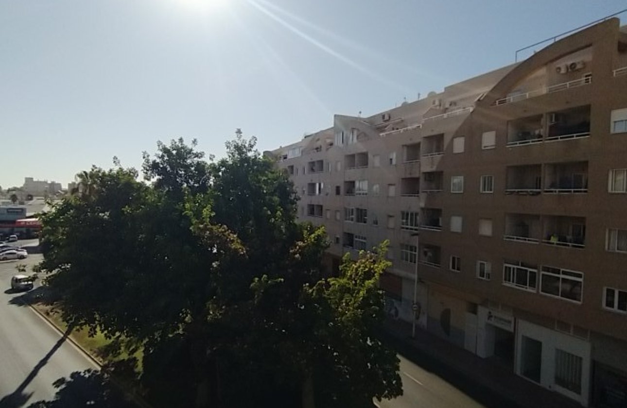 Revente - Appartement -
Torrevieja