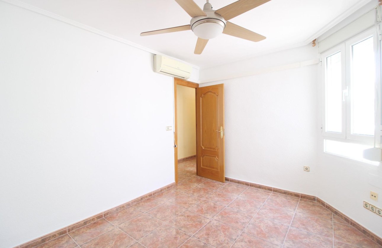 Revente - Appartement -
Torrevieja