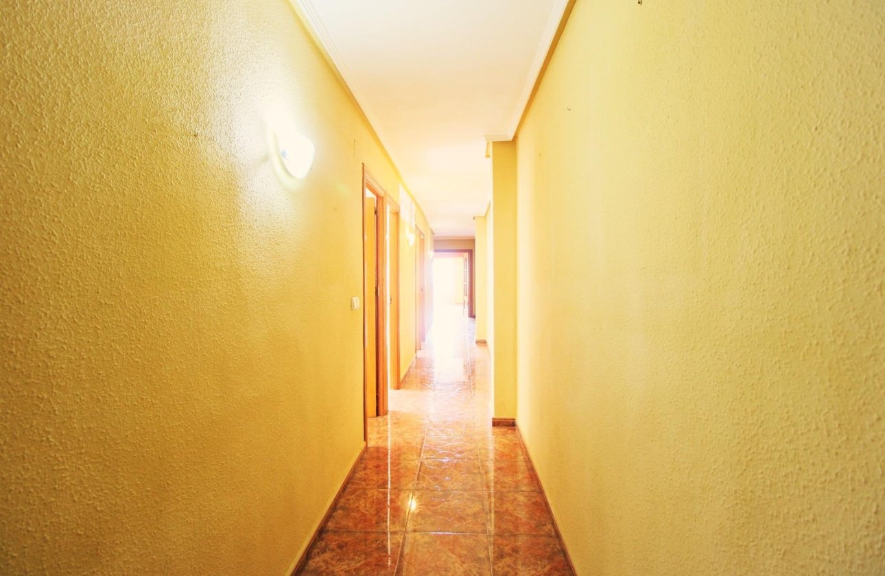 Revente - Appartement -
Torrevieja