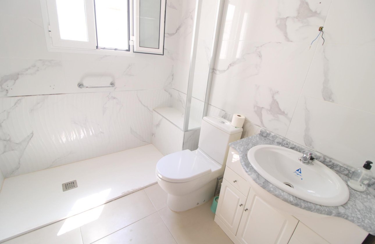 Revente - Appartement -
Torrevieja