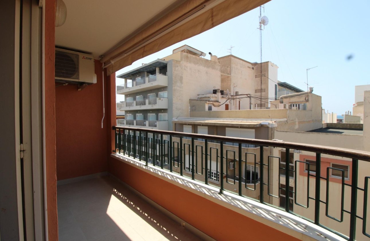 Revente - Appartement -
Torrevieja