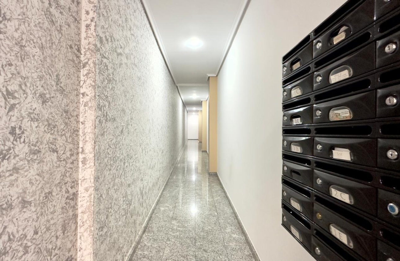 Revente - Appartement -
Torrevieja