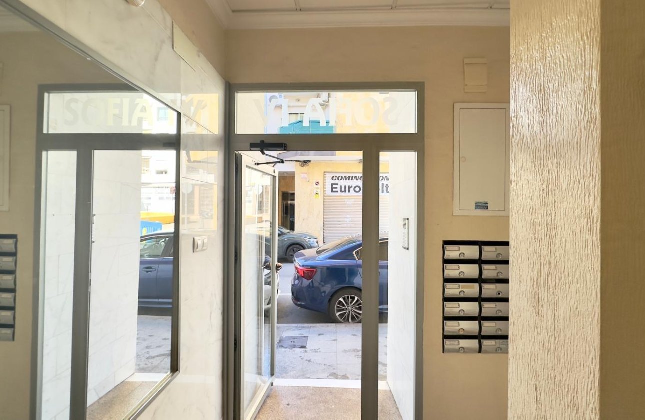 Revente - Appartement -
Torrevieja