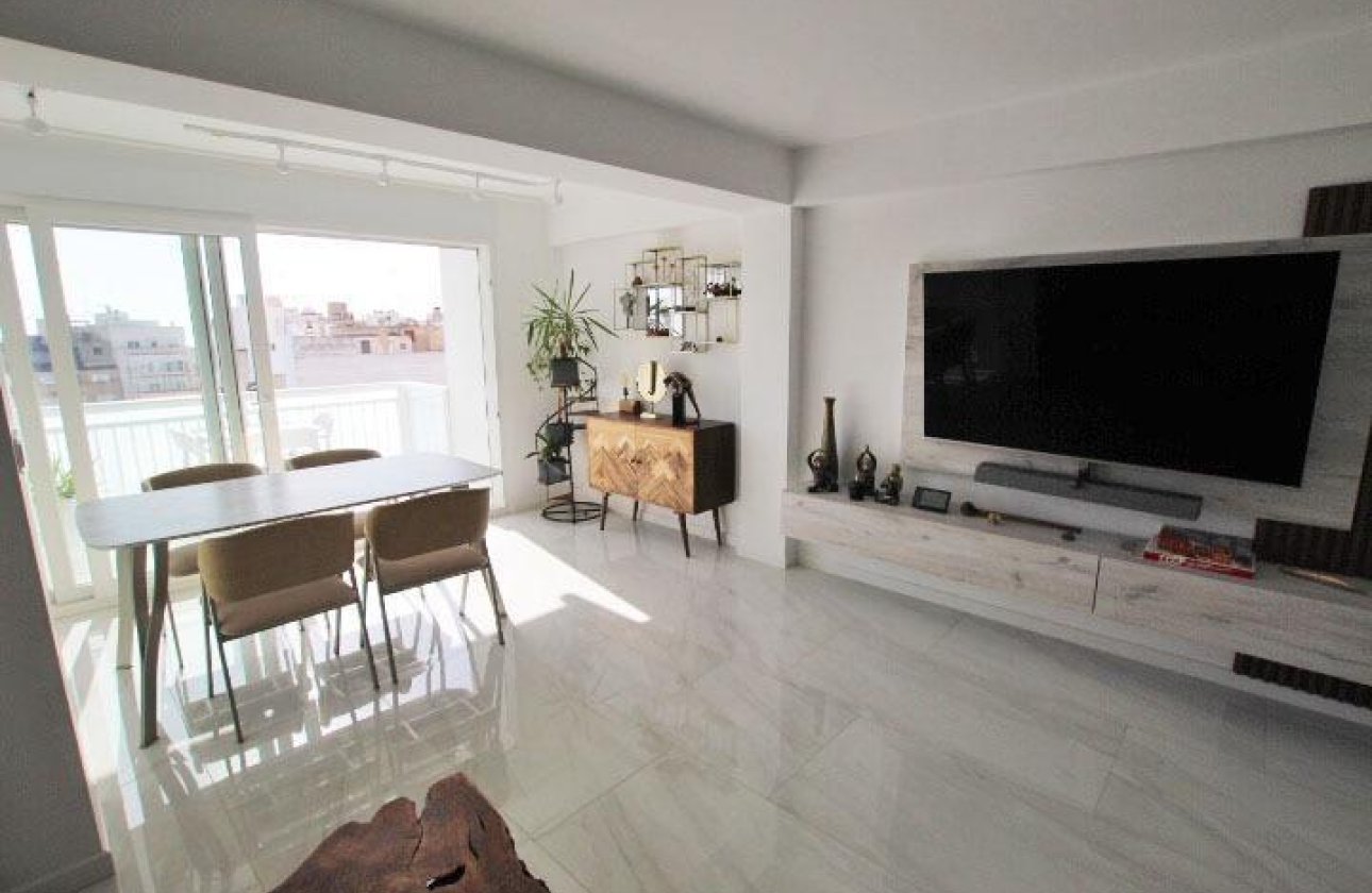 Revente - Appartement -
Torrevieja