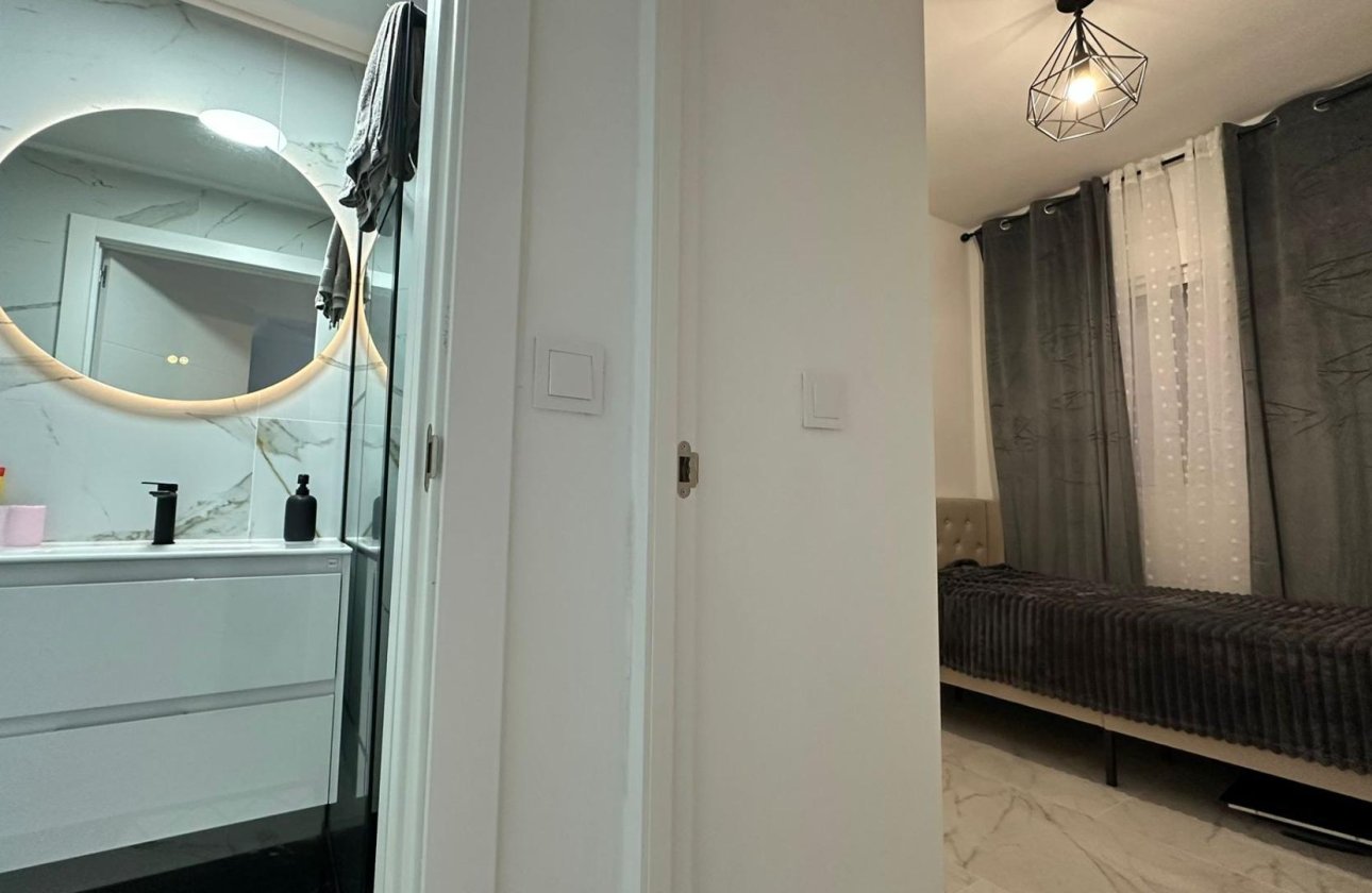 Revente - Appartement -
Torrevieja