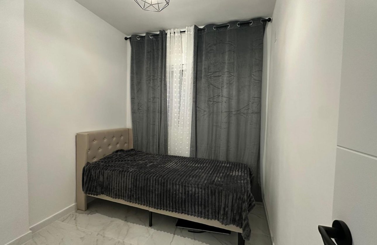 Revente - Appartement -
Torrevieja