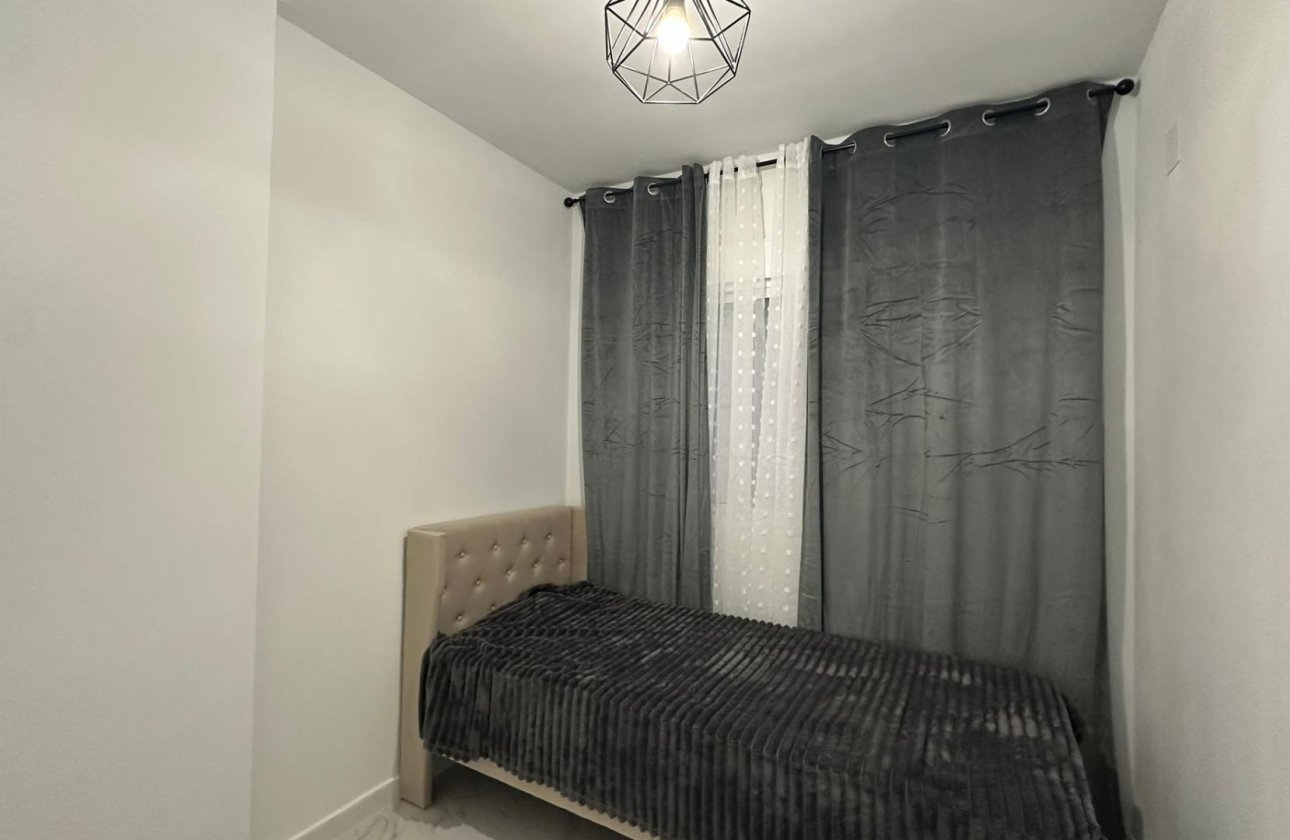 Revente - Appartement -
Torrevieja