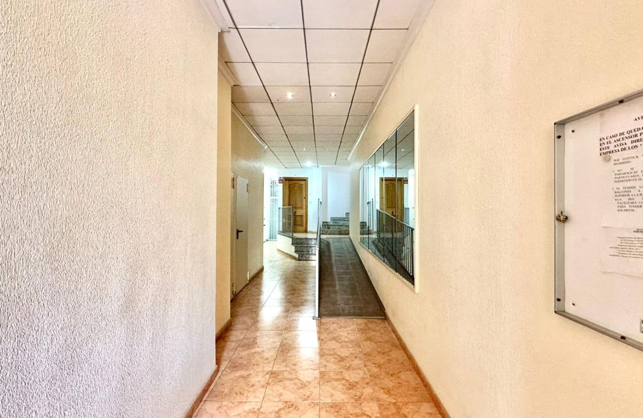 Revente - Appartement -
Torrevieja