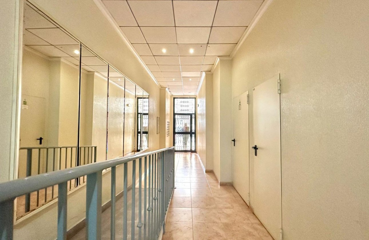 Revente - Appartement -
Torrevieja