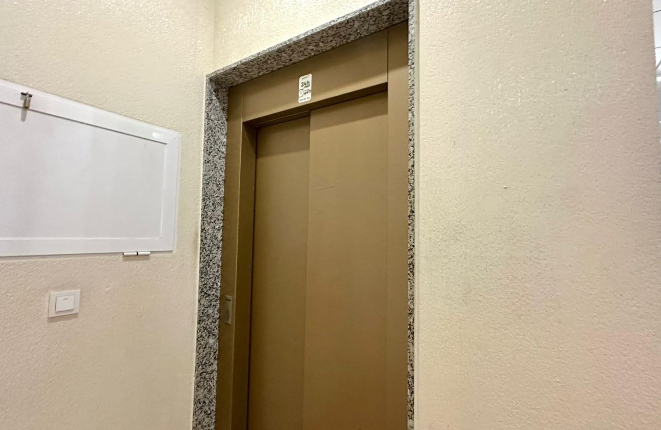 Revente - Appartement -
Torrevieja