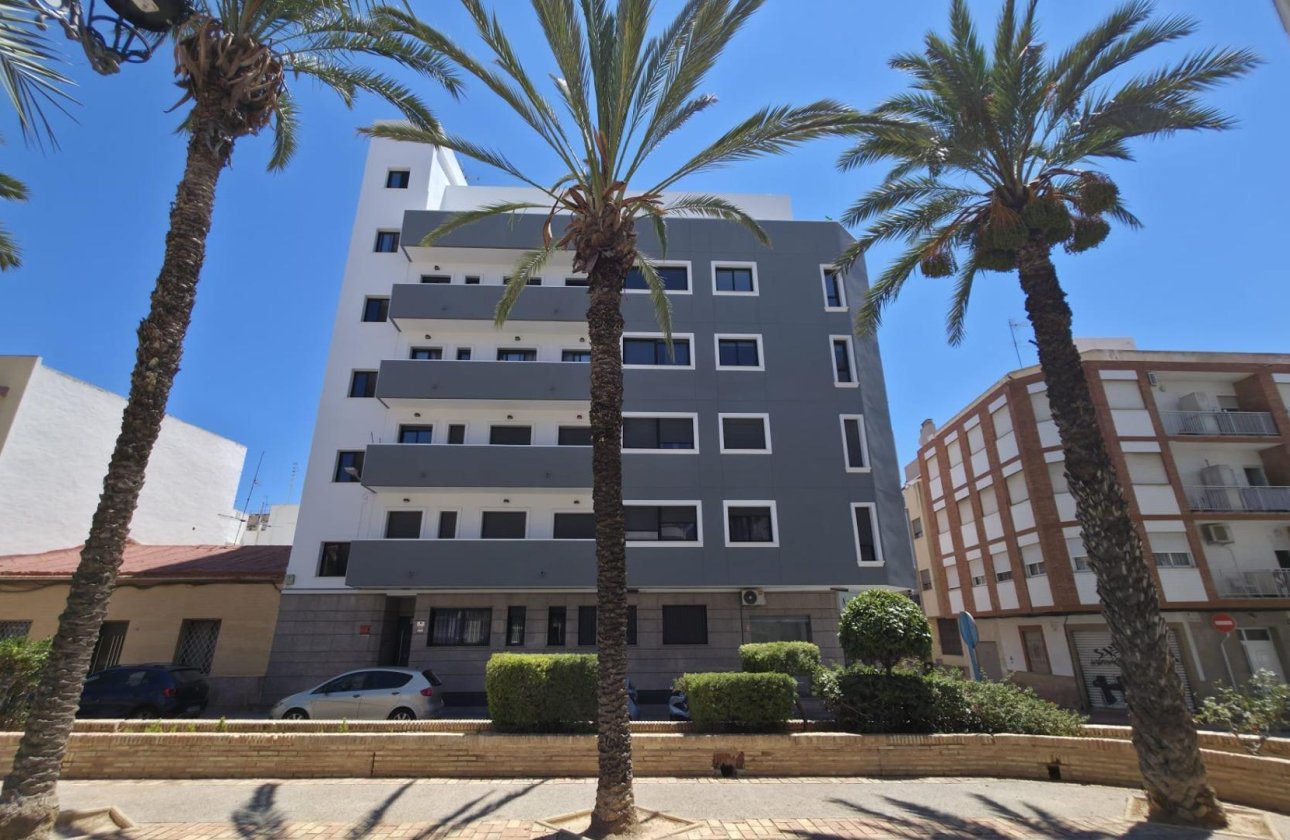 Revente - Appartement -
Torrevieja