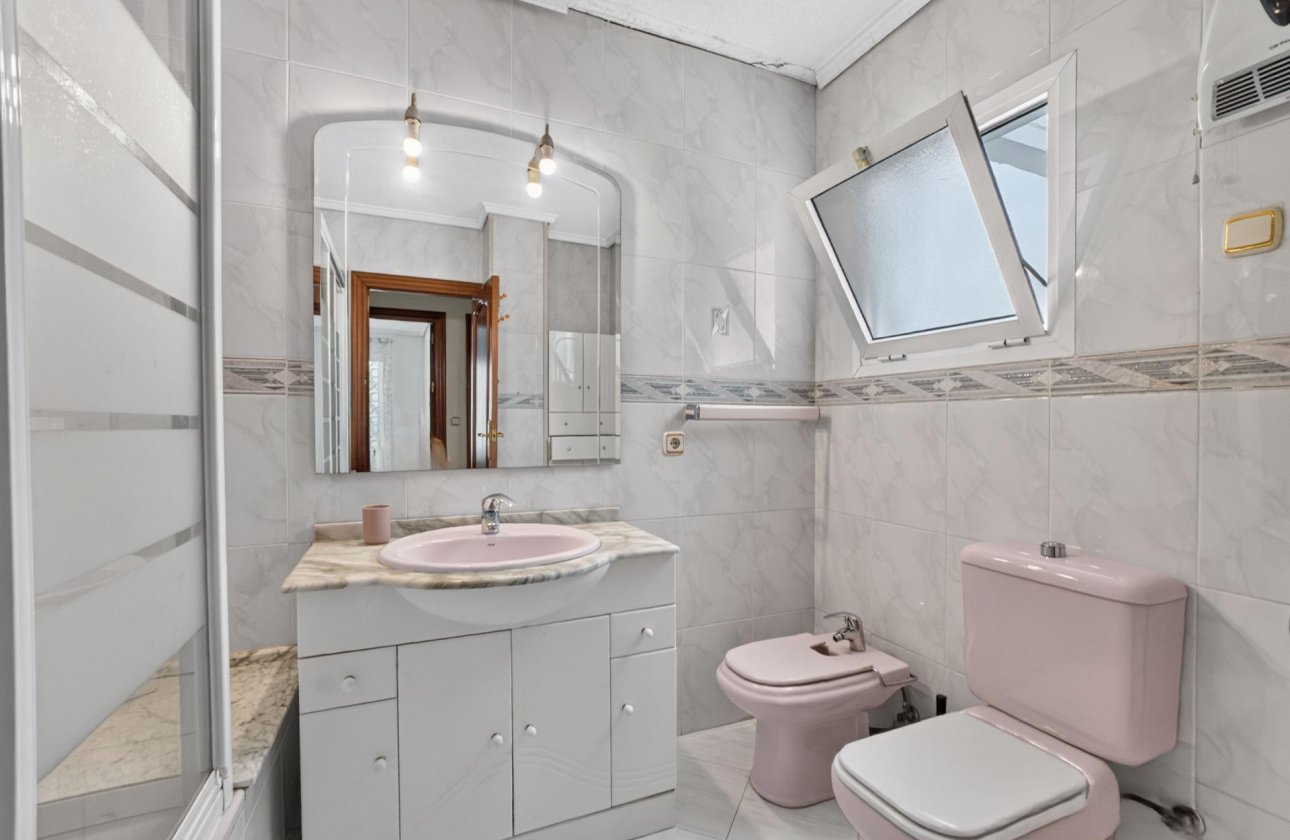Revente - Appartement -
Torrevieja