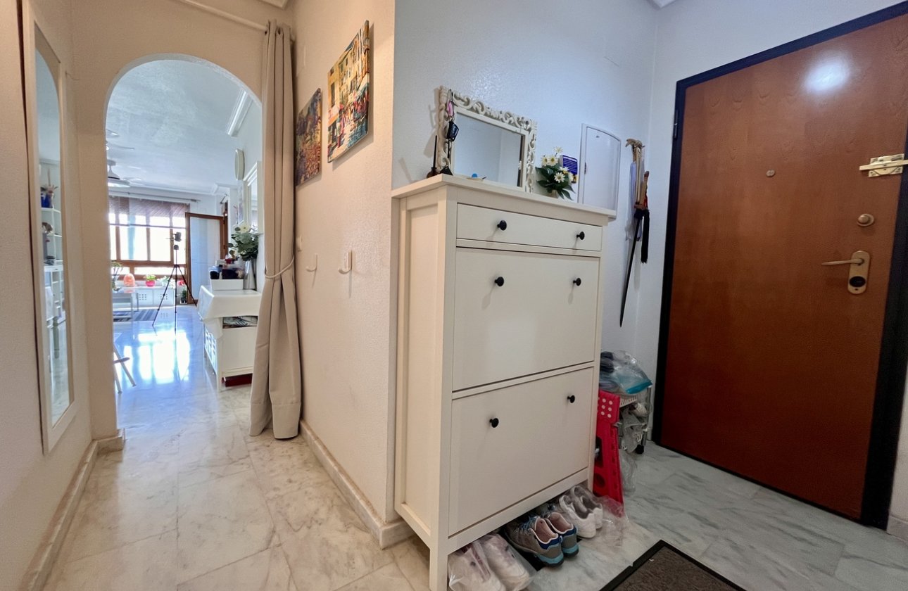 Revente - Appartement -
Villamartin - Costa Blanca