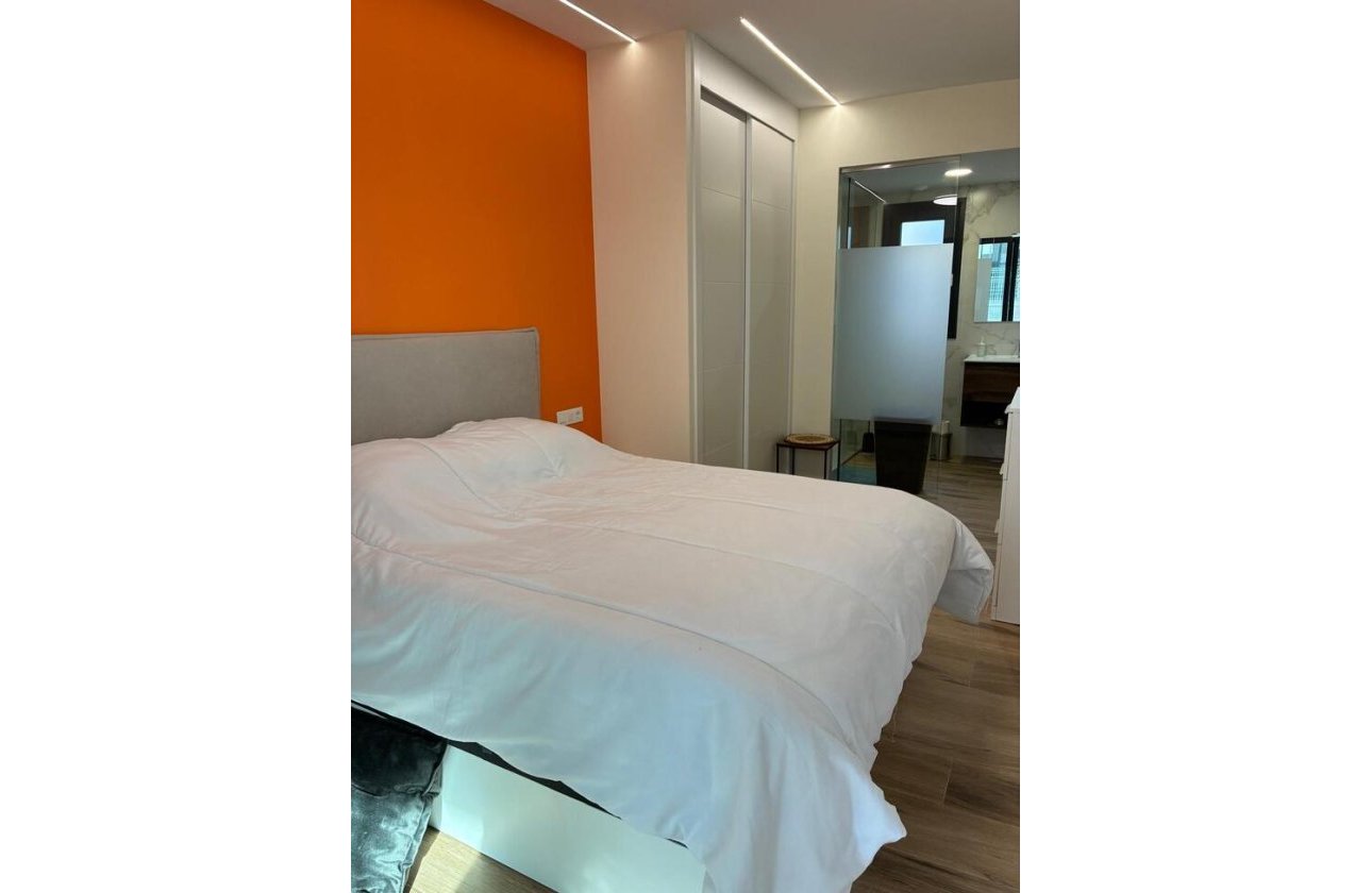 Revente - Appartement -
Villamartin - Costa Blanca