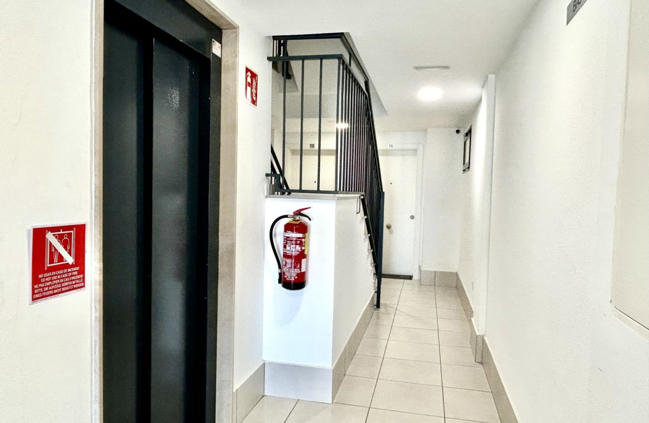 Revente - Appartement -
Villamartin - Costa Blanca