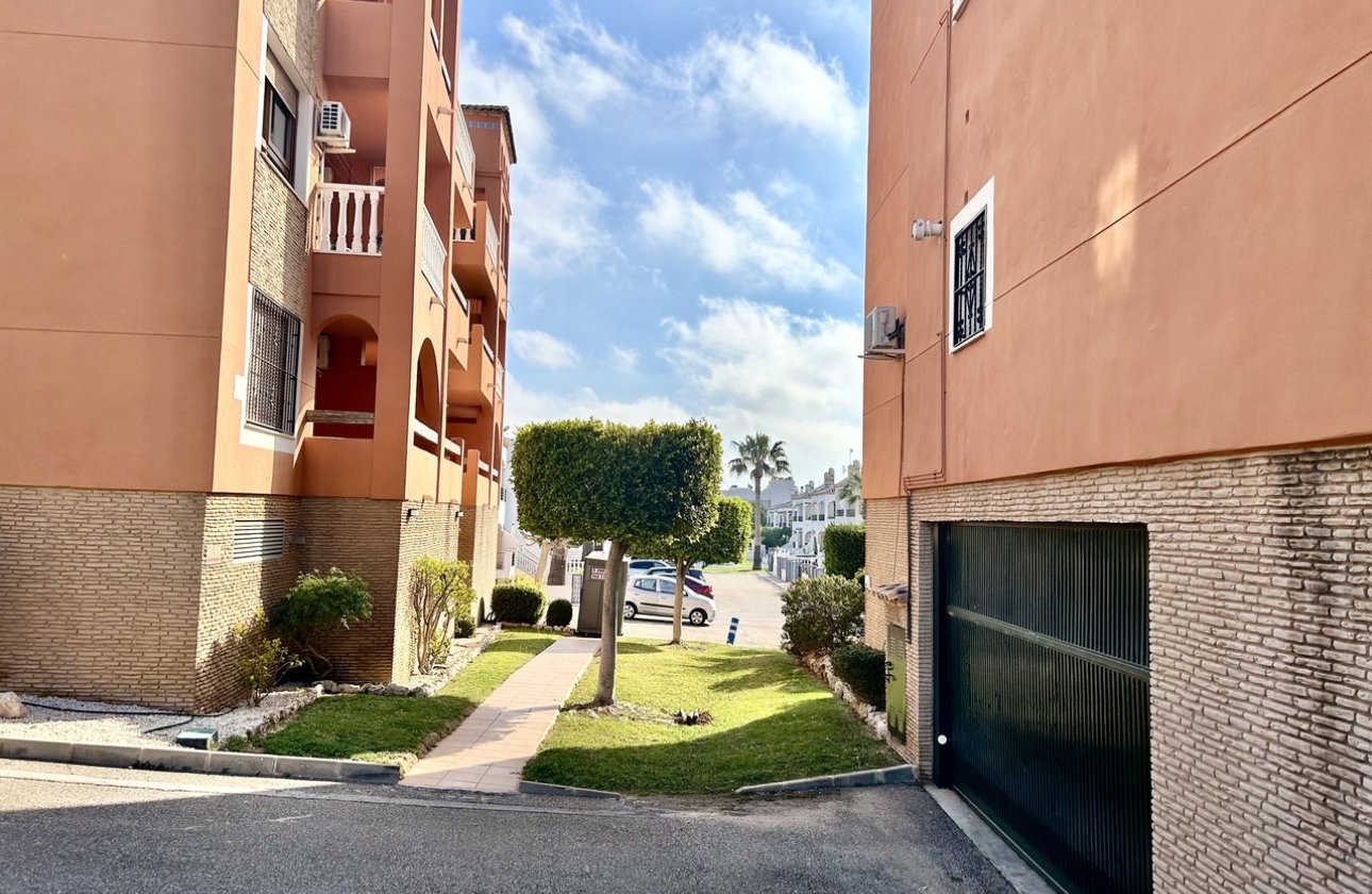 Revente - Appartement -
Villamartin - Costa Blanca