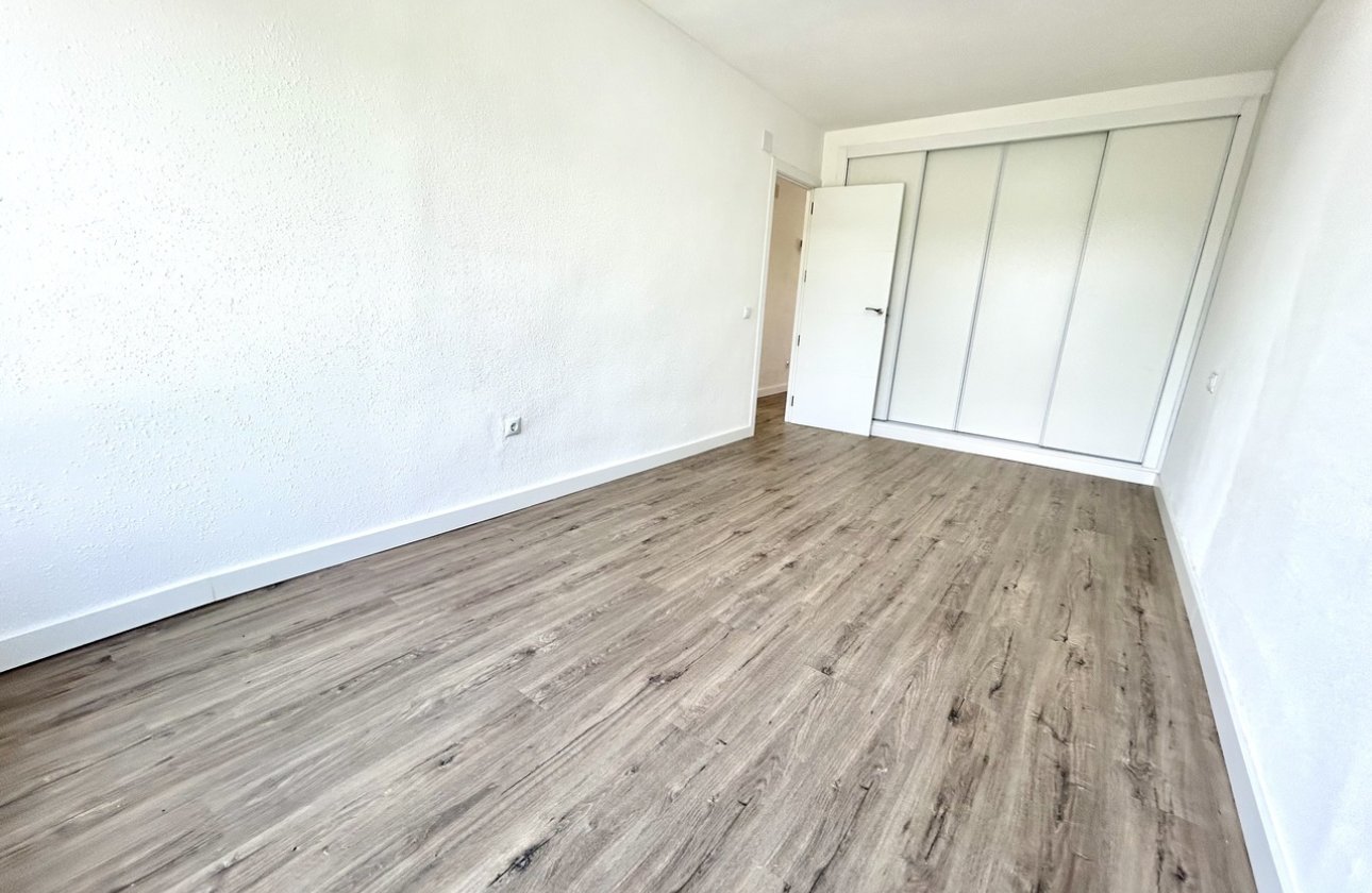 Revente - Appartement -
Villamartin - Costa Blanca