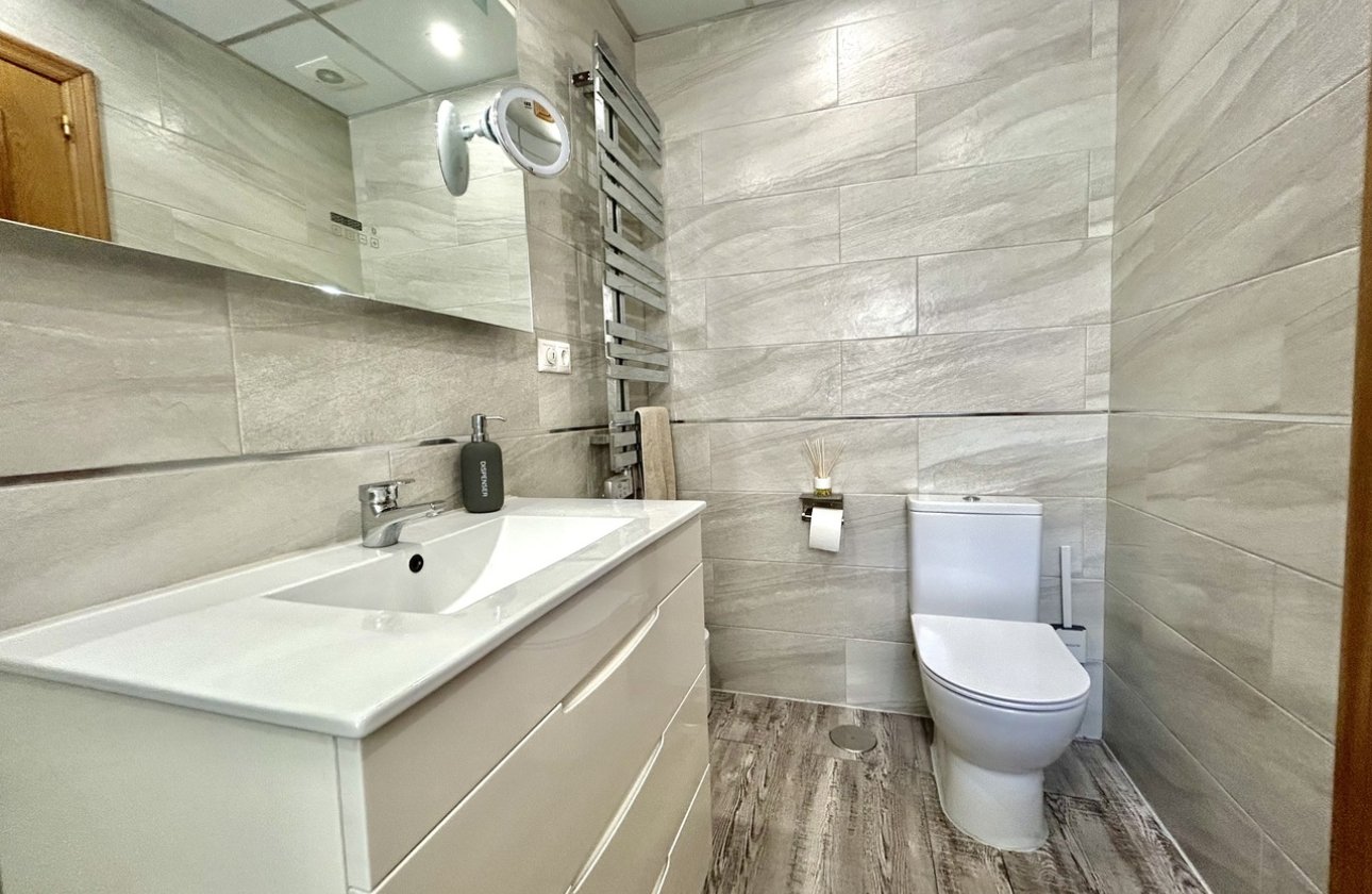 Revente - Appartement -
Villamartin - Costa Blanca