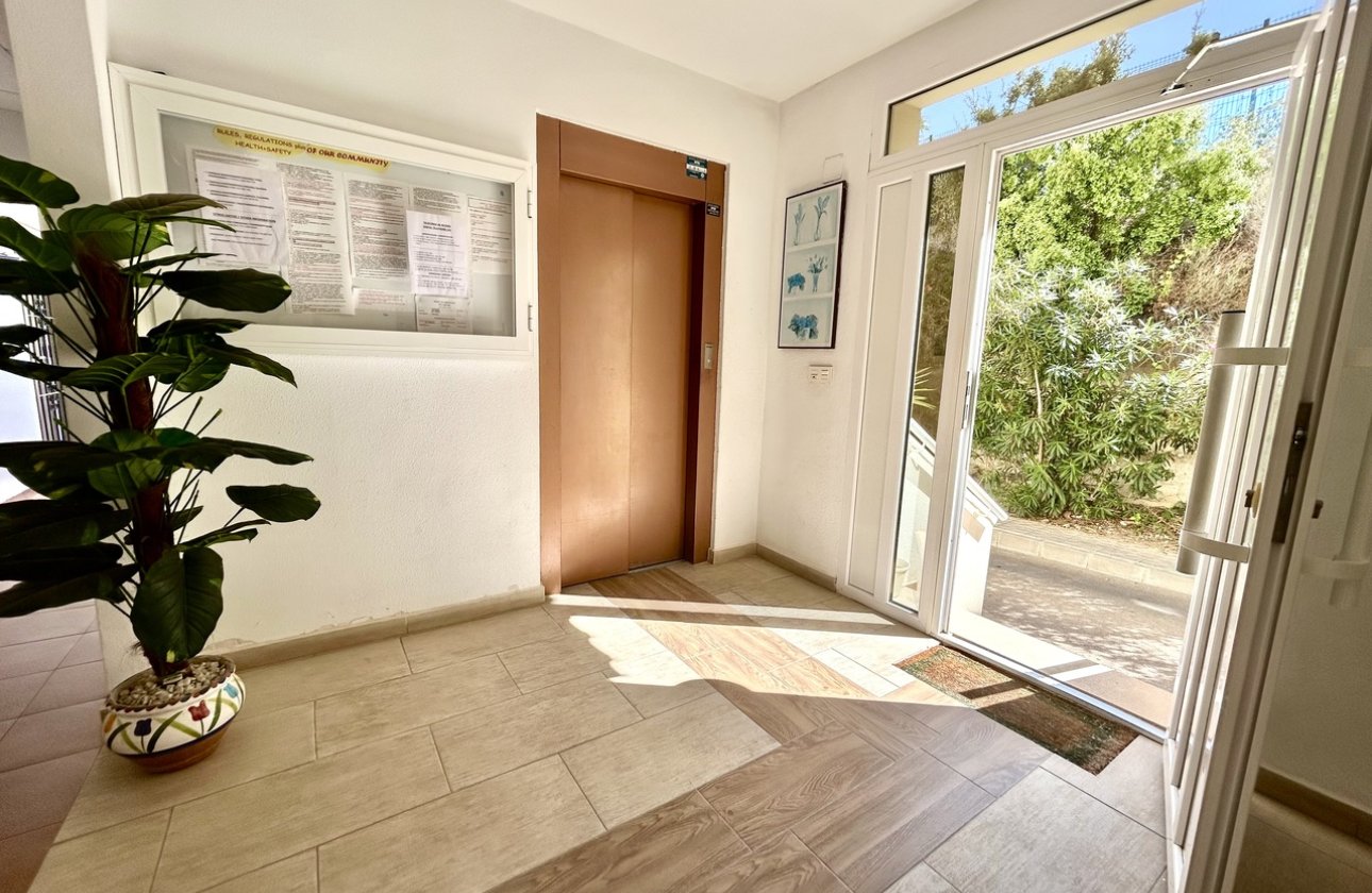 Revente - Appartement -
Villamartin - Costa Blanca
