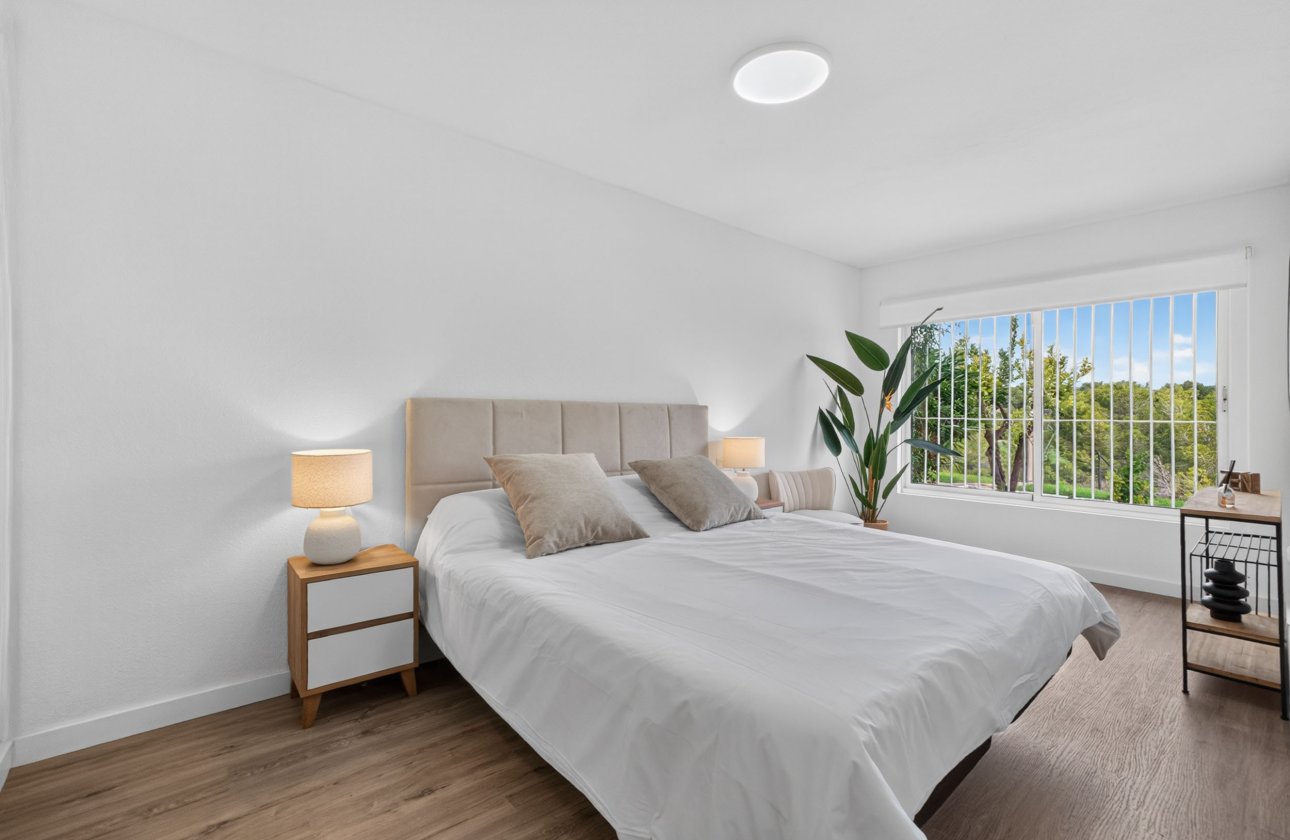 Revente - Appartement -
Villamartin - Costa Blanca
