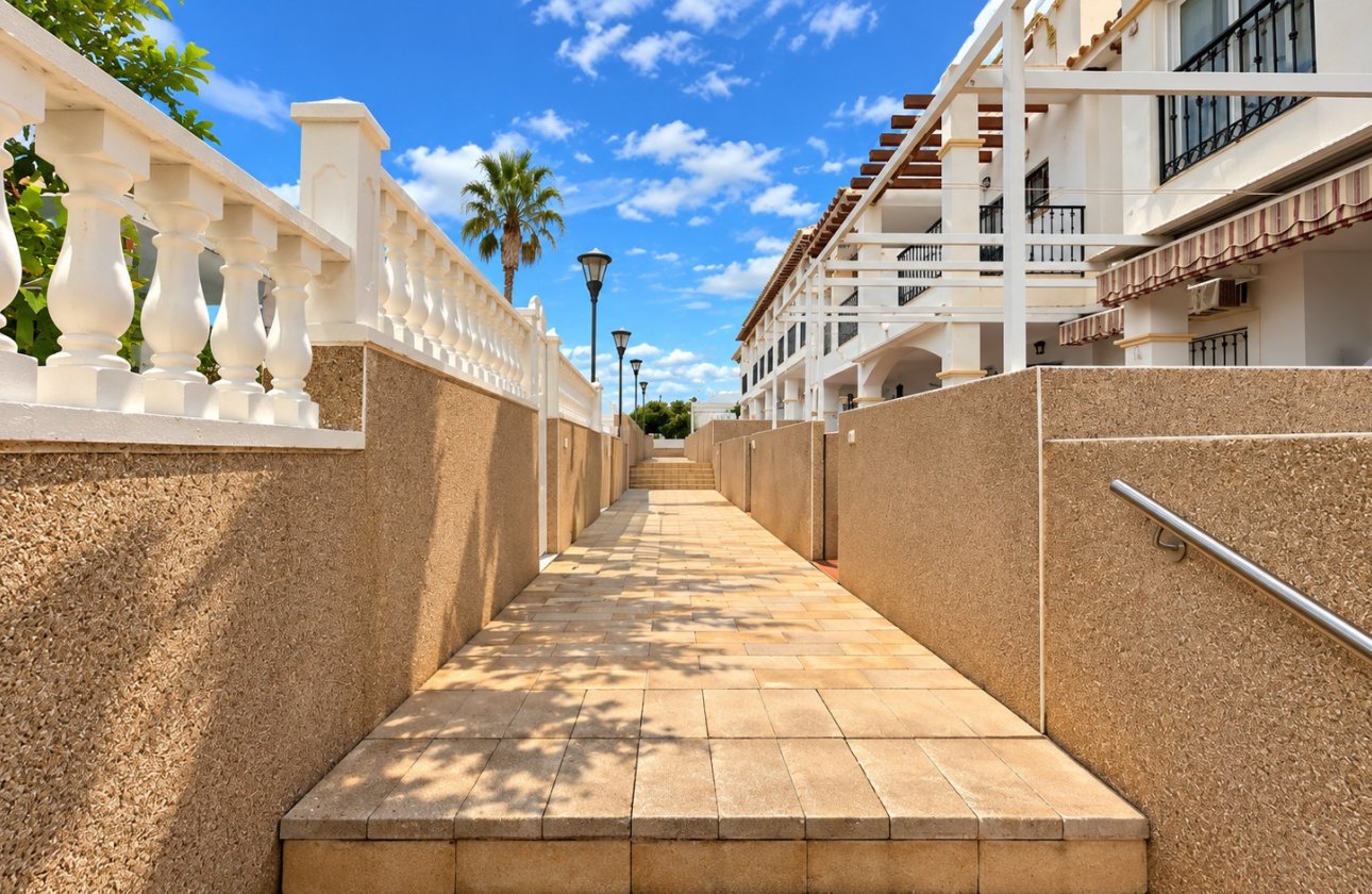 Revente - Bungalow -
Punta Prima - Costa Blanca