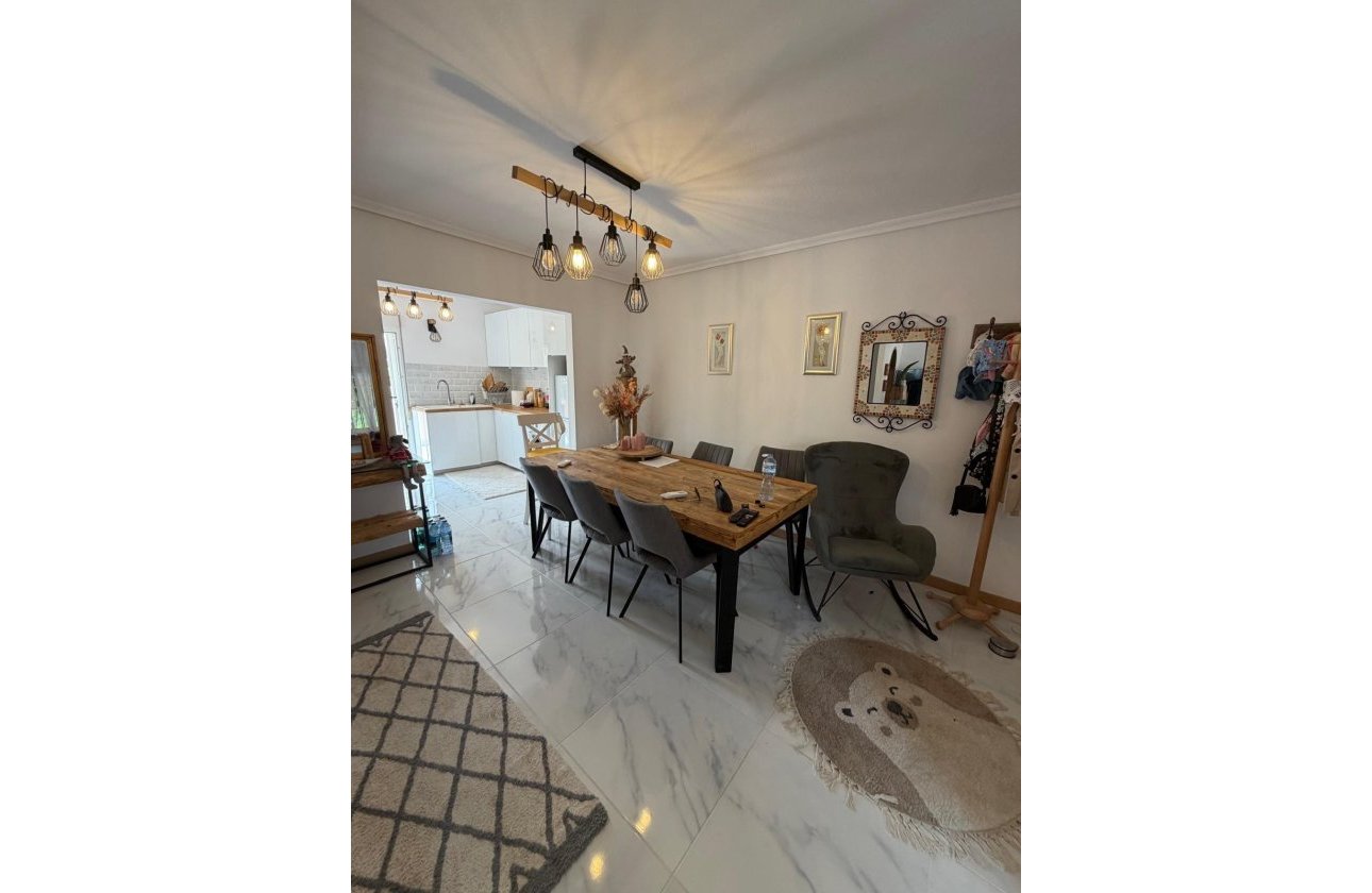 Revente - Bungalow -
Torrevieja - Zona Los Frutales