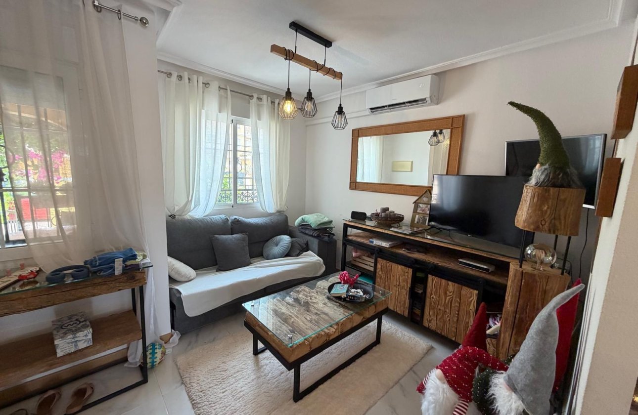 Revente - Bungalow -
Torrevieja - Zona Los Frutales