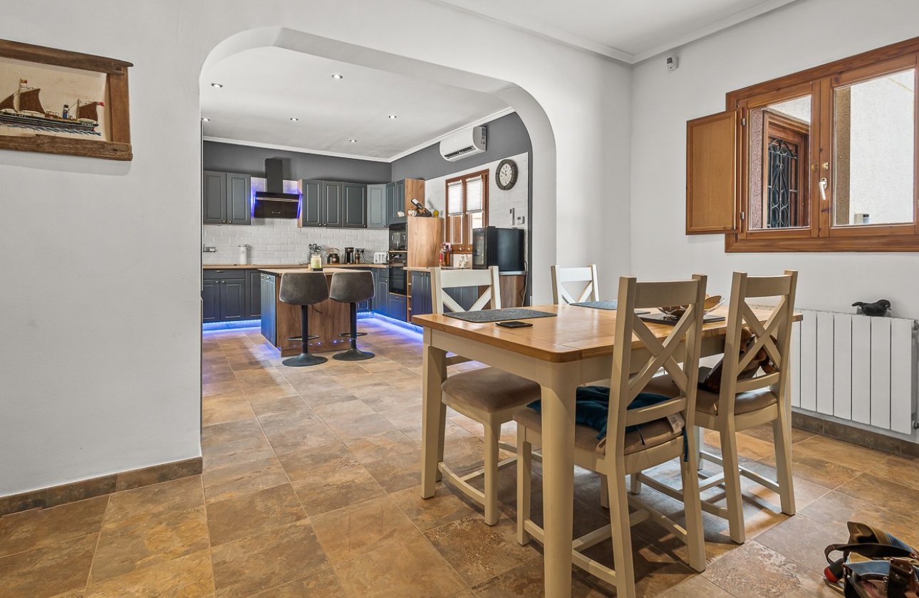 Revente - Casa de Pueblo -
Torremendo - Costa Blanca