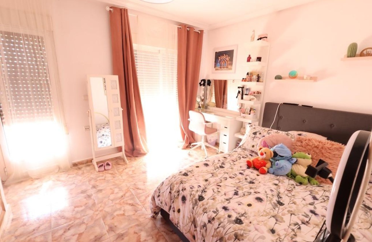 Revente - Commercial -
Orihuela Costa - Costa Blanca