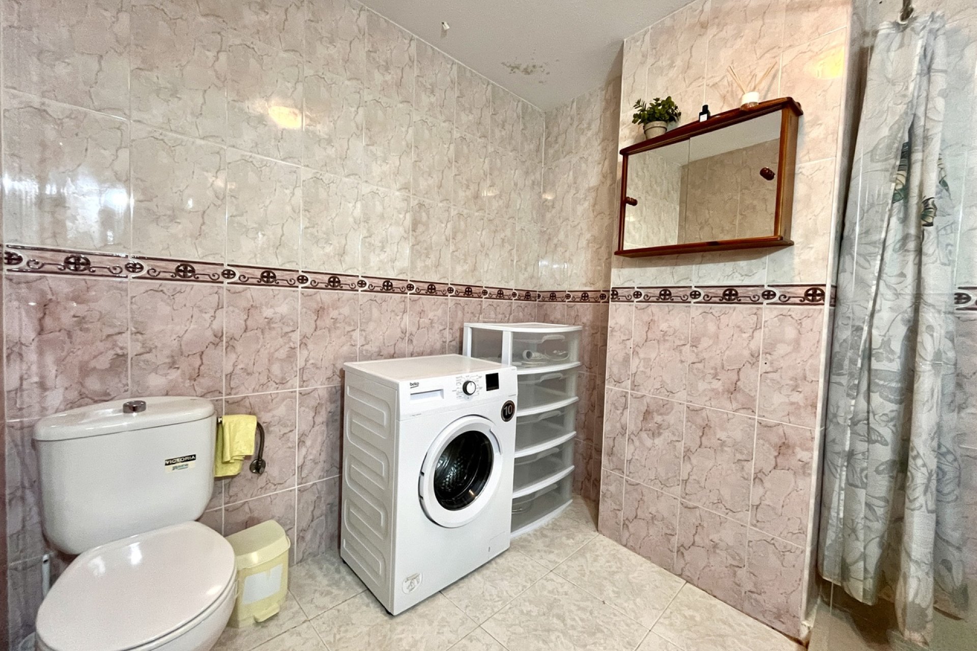 Revente - Commercial -
San Miguel de Salinas - Inland