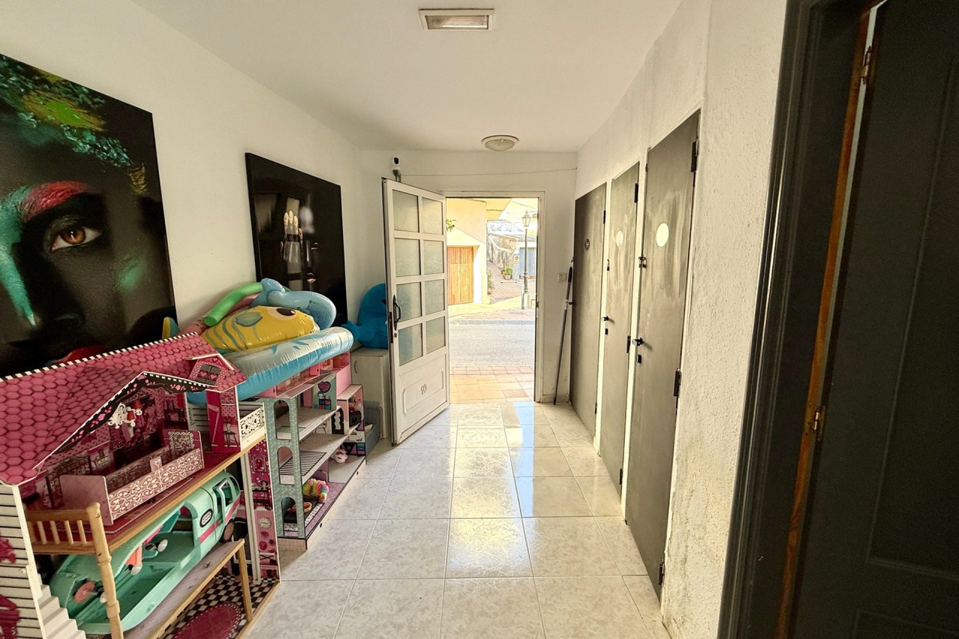 Revente - Commercial -
San Miguel de Salinas - Inland