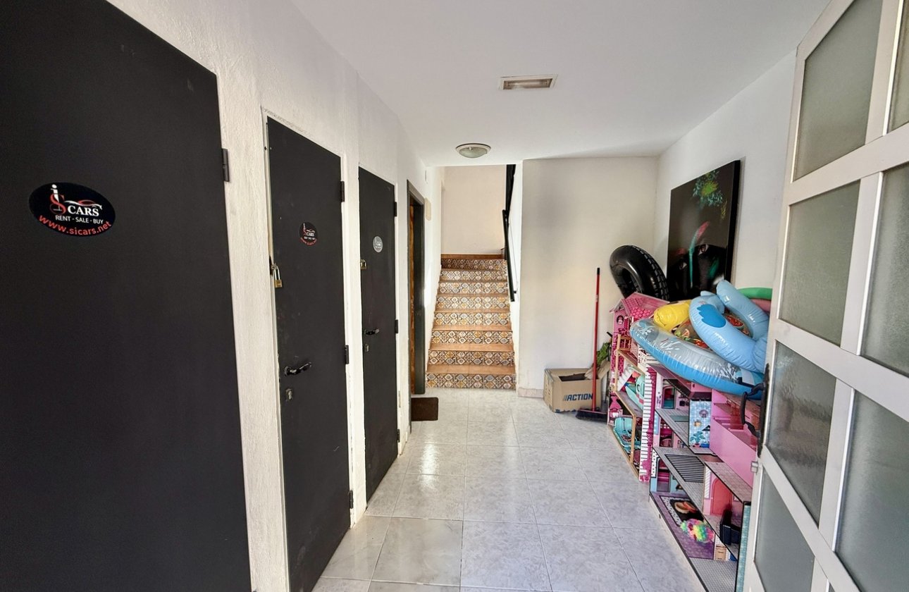 Revente - Commercial -
San Miguel de Salinas - Inland